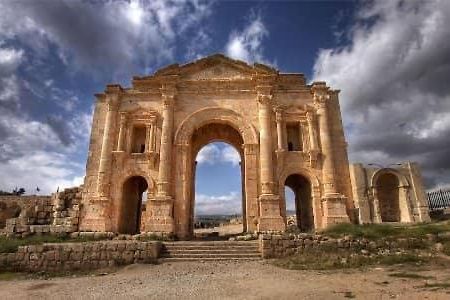 Cardostudio Hotell Jarash Exteriör bild
